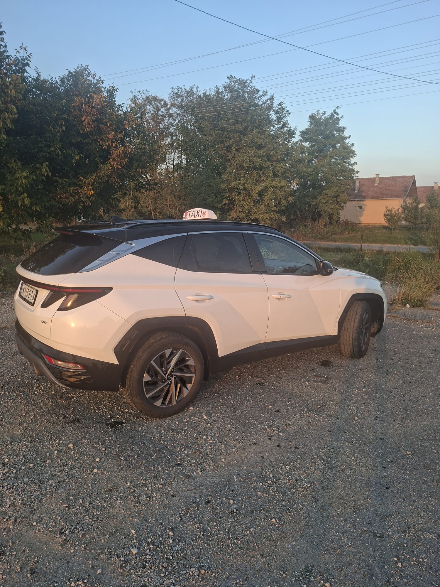Taxi Inđija - pogled sa strane